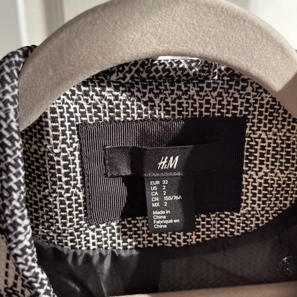 Patterned Coat - Picture 3 of 4